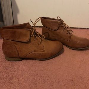 Tan/Brown vintage look booties, Size 10!
